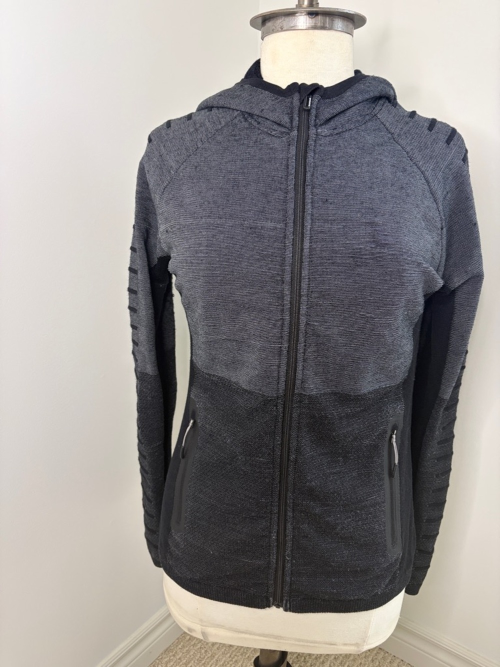 Smartwool Women's Charcoal and Black Full-Zip Hooded Sweater Cardigan